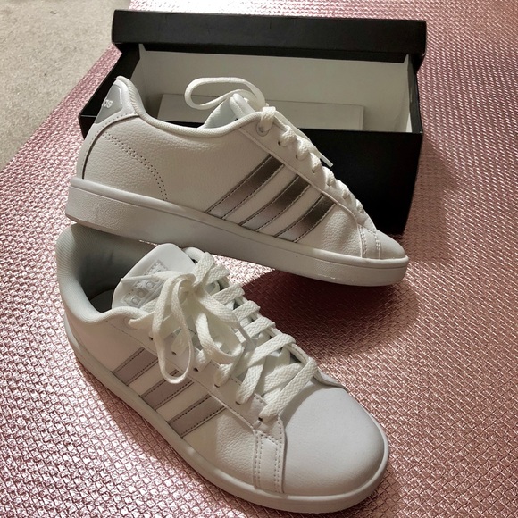 le adidas come nuovo neo vantaggio scarpe taglia 6 poshmark le adidas come nuovo neo vantaggio scarpe taglia 6 poshmark